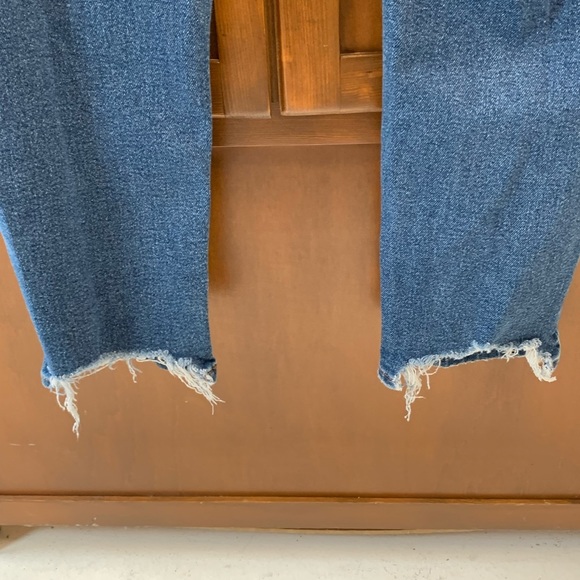 AMERICAN EAGLE stretch distresses mom jeans size 6 11in rise 25-26 inseam - Picture 8 of 10